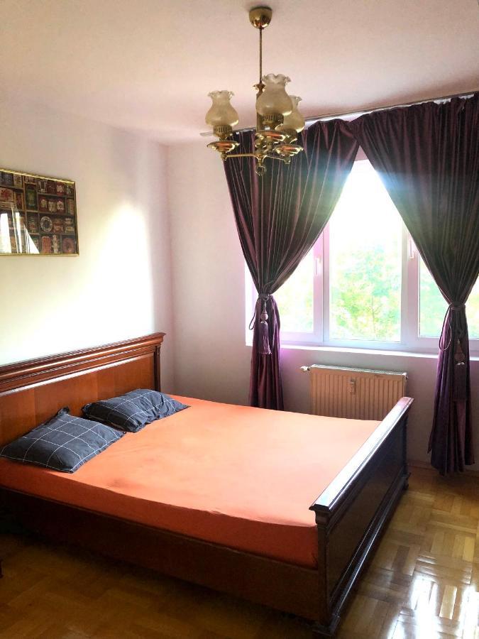 Vintage Bucharest Apartment Exterior foto